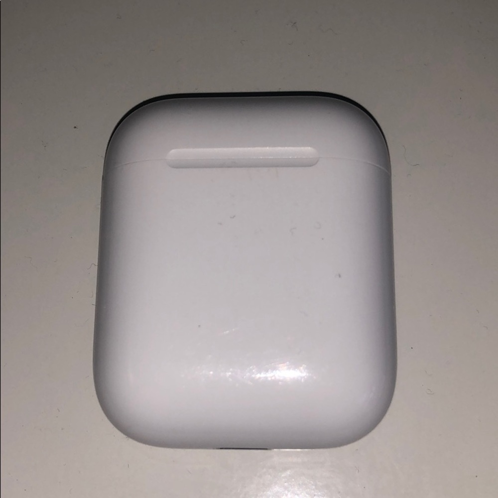 Apple Airpods (barely used!)